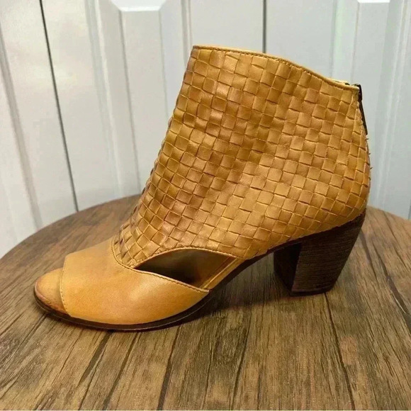 Patricia Nash Rosetta Peep-Toe Ankle Boots Italian Leather Tan Brown Size 10 - Picture 5 of 16